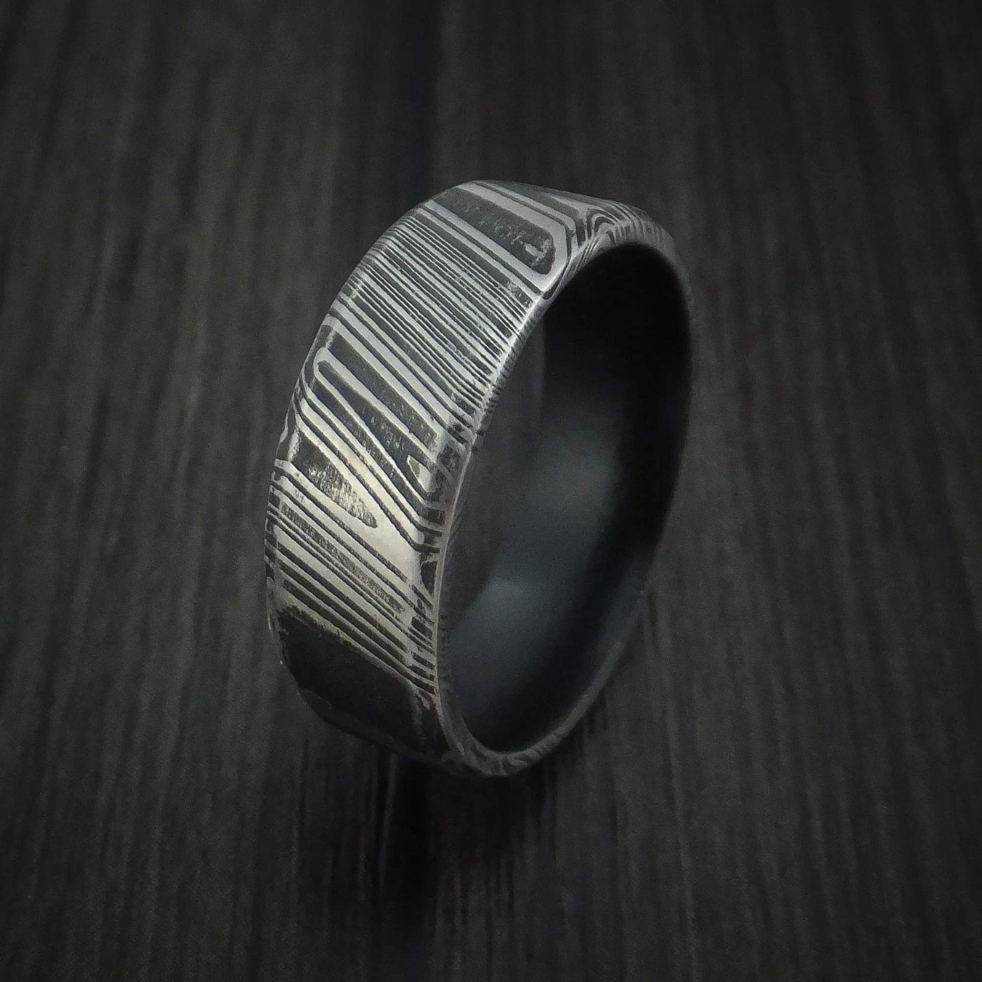 Woodgrain Kuro Damascus Steel Men's Ring with Dark Grey Cerakote Sleeve Custom Made Band - Image 4